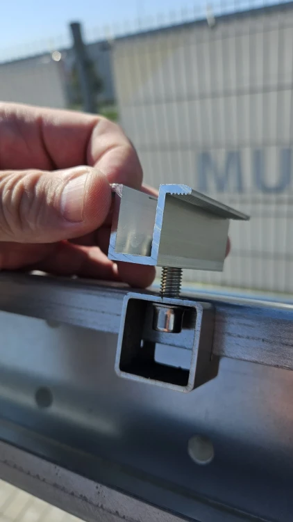 Synerga ZU-1 – universelle Montageklemme für PV-Klemmen an Carports und Bodenmontagekonstruktionen 001-017 (6)